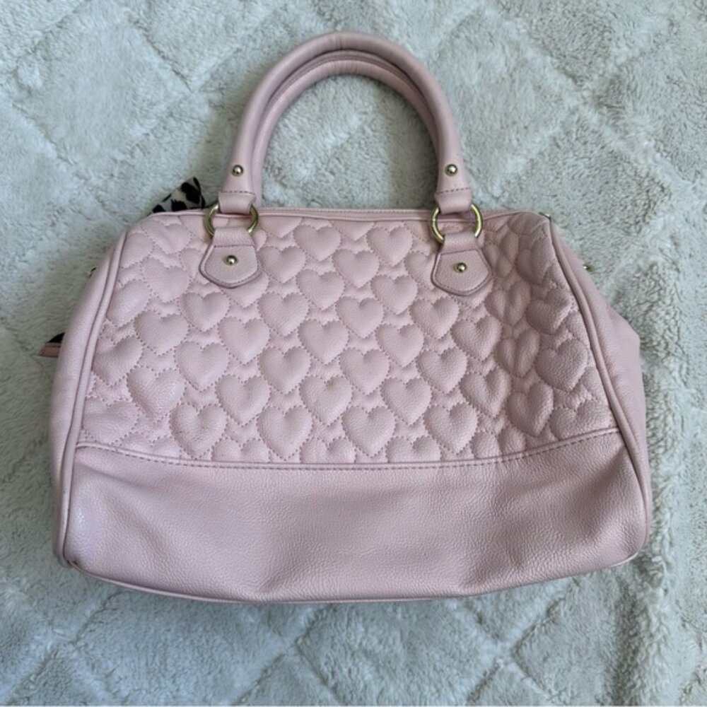 Betsey Johnson | Pink Quilted Heart Bowler Bag with Leopard Bow - Picture 4 of 15